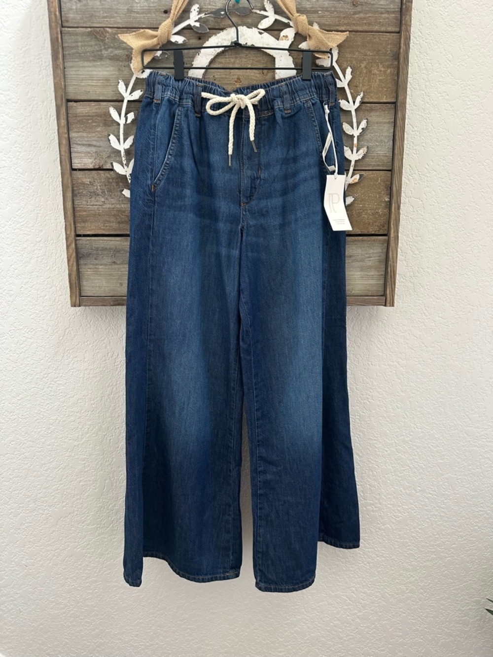 Anthropologie Pilcro Adi wide leg pull on denim pants size small NWT
